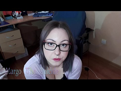 ❤️ Seksi dekle z očali globoko sesa dildo pred kamero ☑ Šukanje pri nas ❌❤